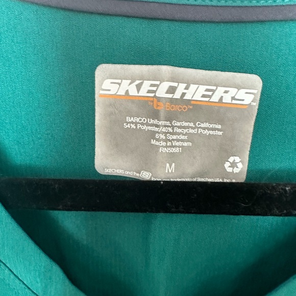 Scrubs - Picture 2 of 2